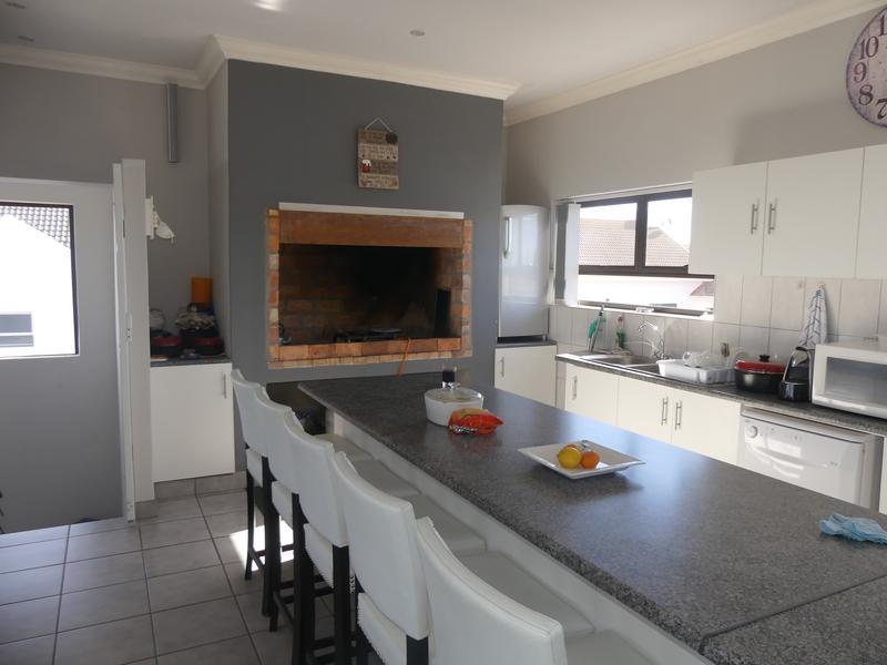 4 Bedroom Property for Sale in Golden Mile Western Cape